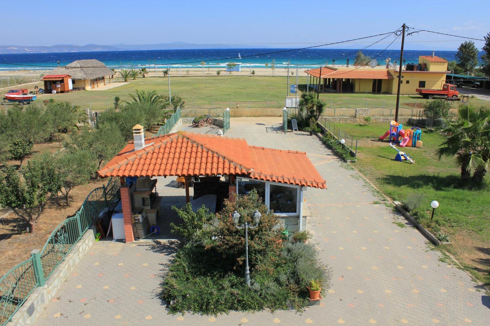 Seaview Aparthotel Nea Poteidaia Exterior photo