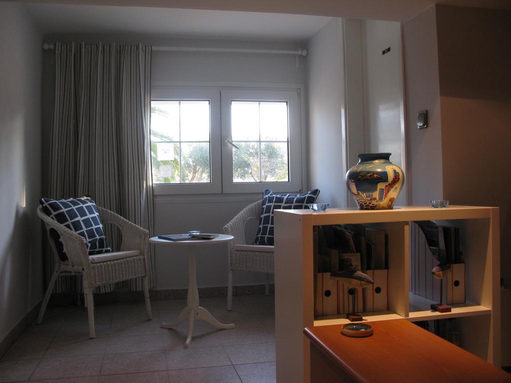 Seaview Aparthotel Nea Poteidaia Exterior photo