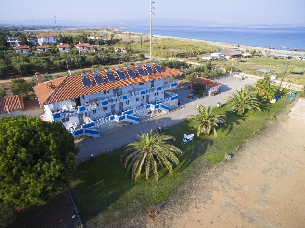 Seaview Aparthotel Nea Poteidaia Exterior photo